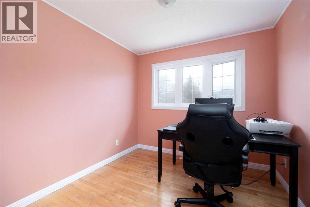 34 Biggs Avenue - 10