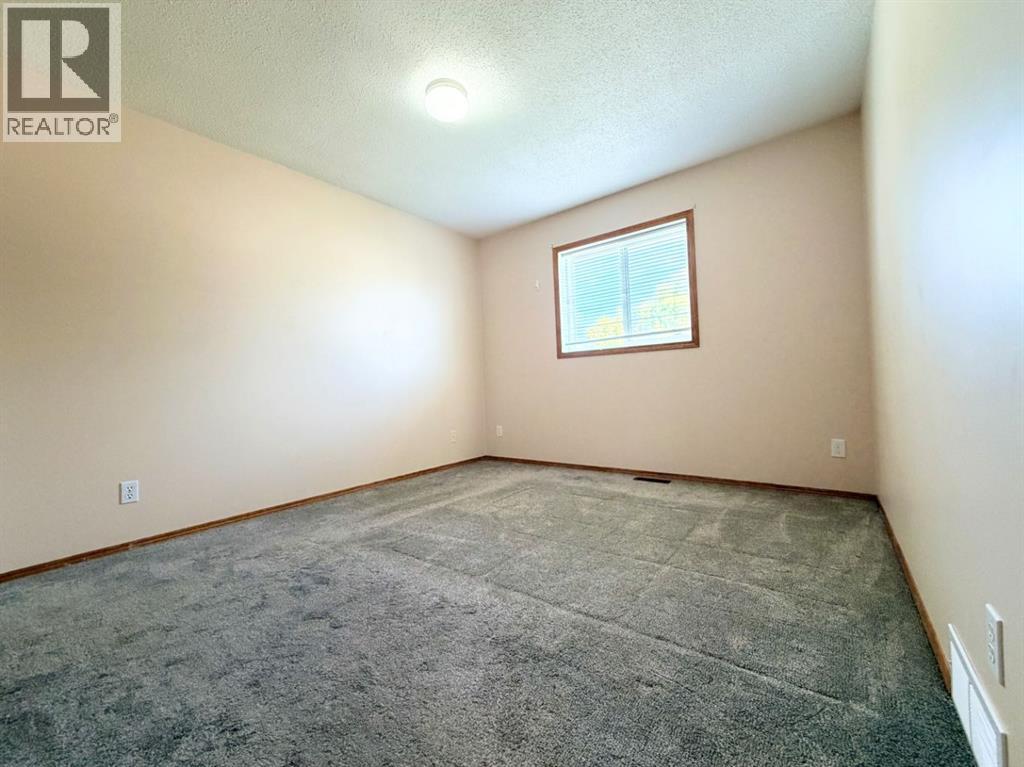 9622 123 Avenue — photo 17