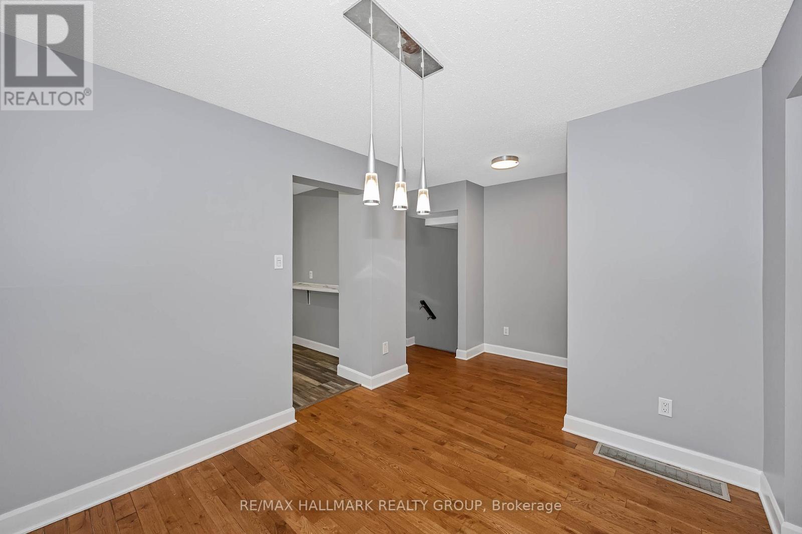 3 Bed, 2 Bath House for Sale in Ottawa – 69 – 820 CAHILL DRIVE W, Ottawa – MLS# X13496296 - Image 13