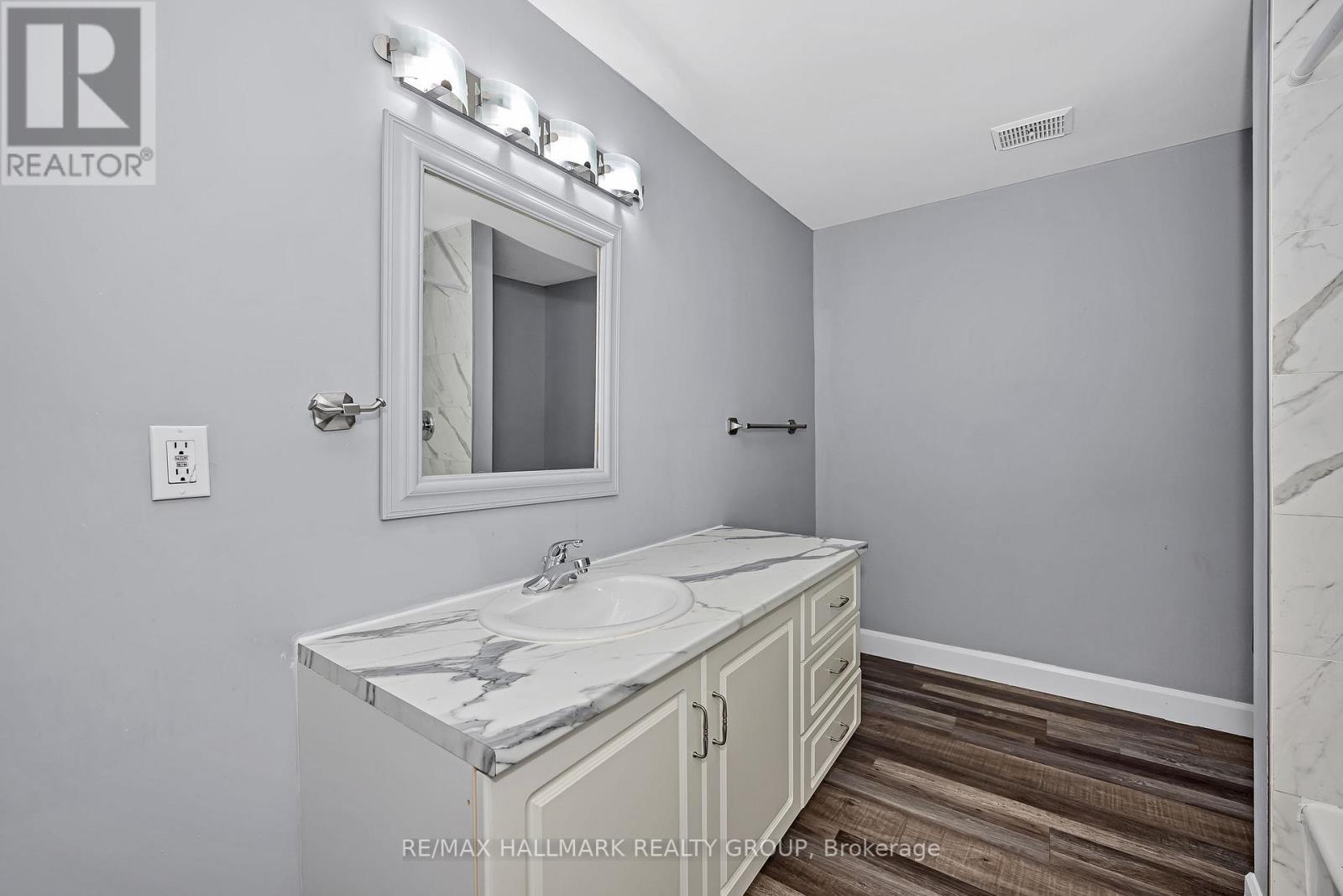 3 Bed, 2 Bath House for Sale in Ottawa – 69 – 820 CAHILL DRIVE W, Ottawa – MLS# X13496296 - Image 27