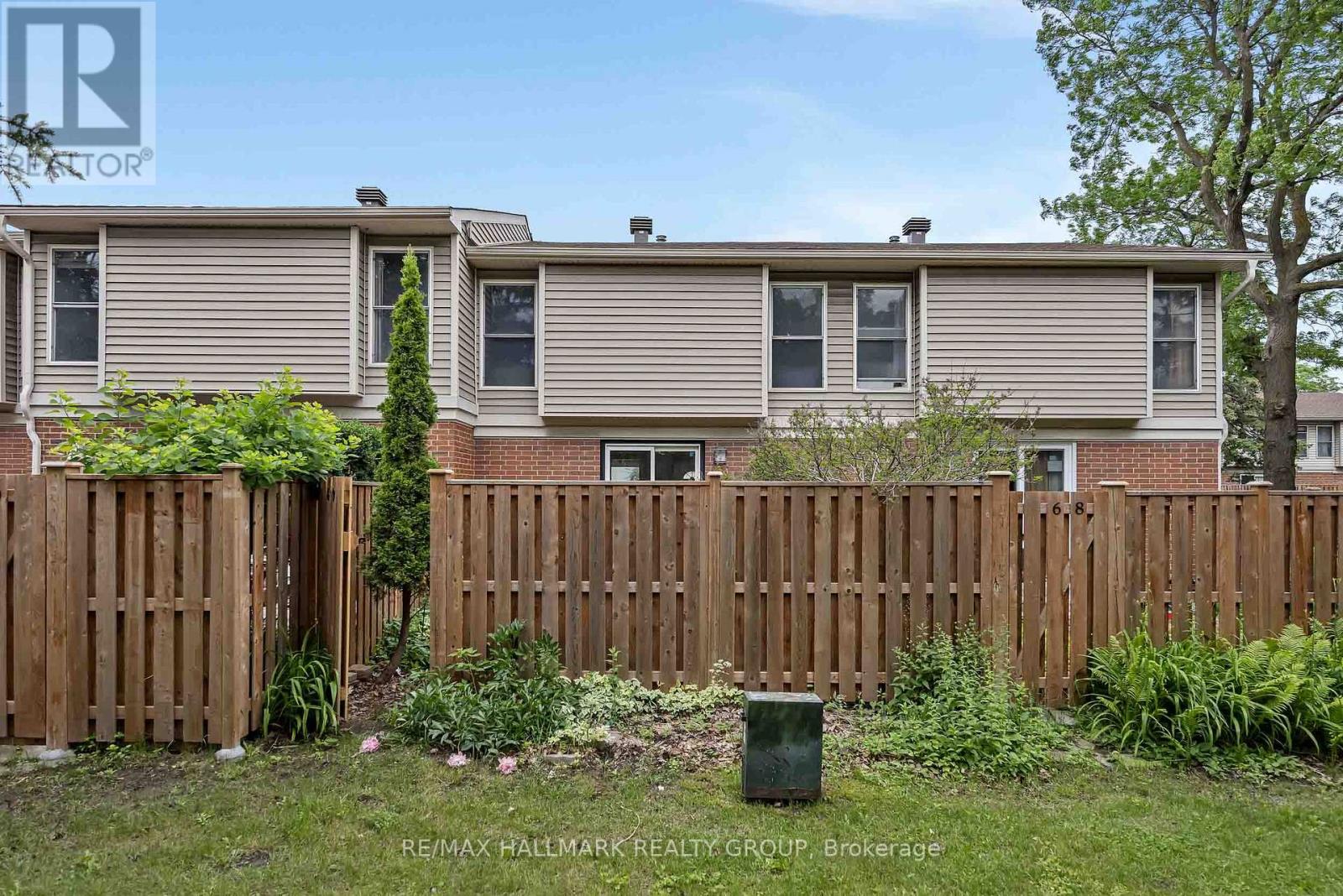 3 Bed, 2 Bath House for Sale in Ottawa – 69 – 820 CAHILL DRIVE W, Ottawa – MLS# X13496296 - Image 35