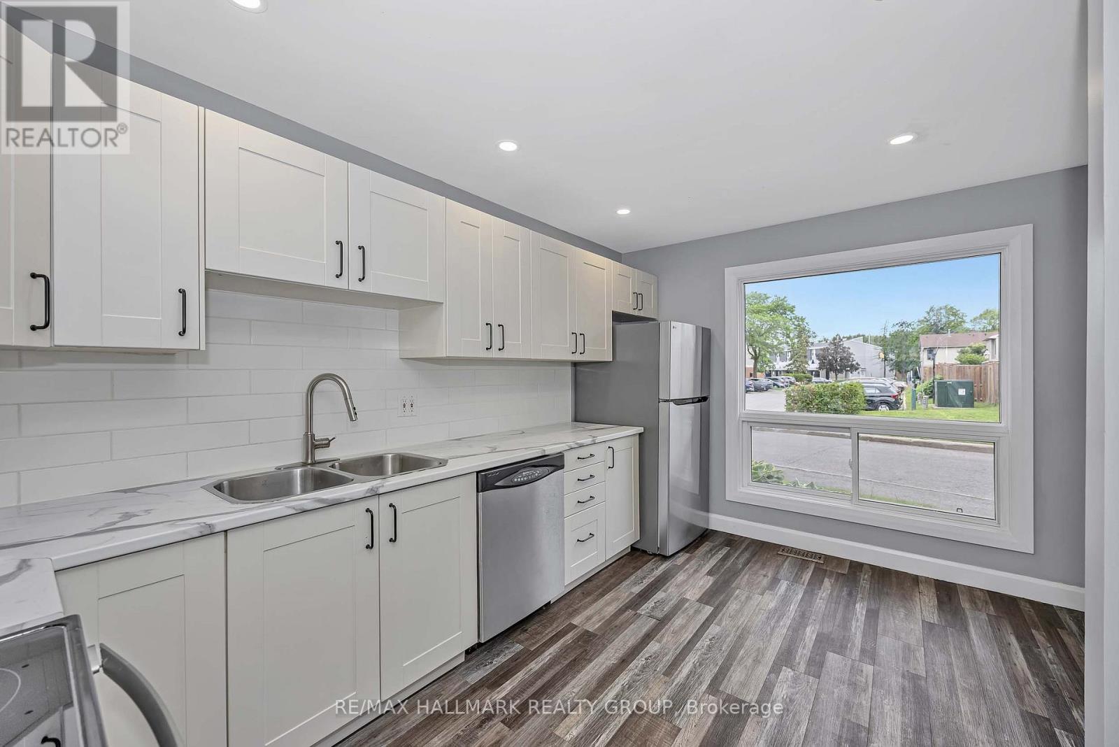 3 Bed, 2 Bath House for Sale in Ottawa – 69 – 820 CAHILL DRIVE W, Ottawa – MLS# X13496296 - Image 7