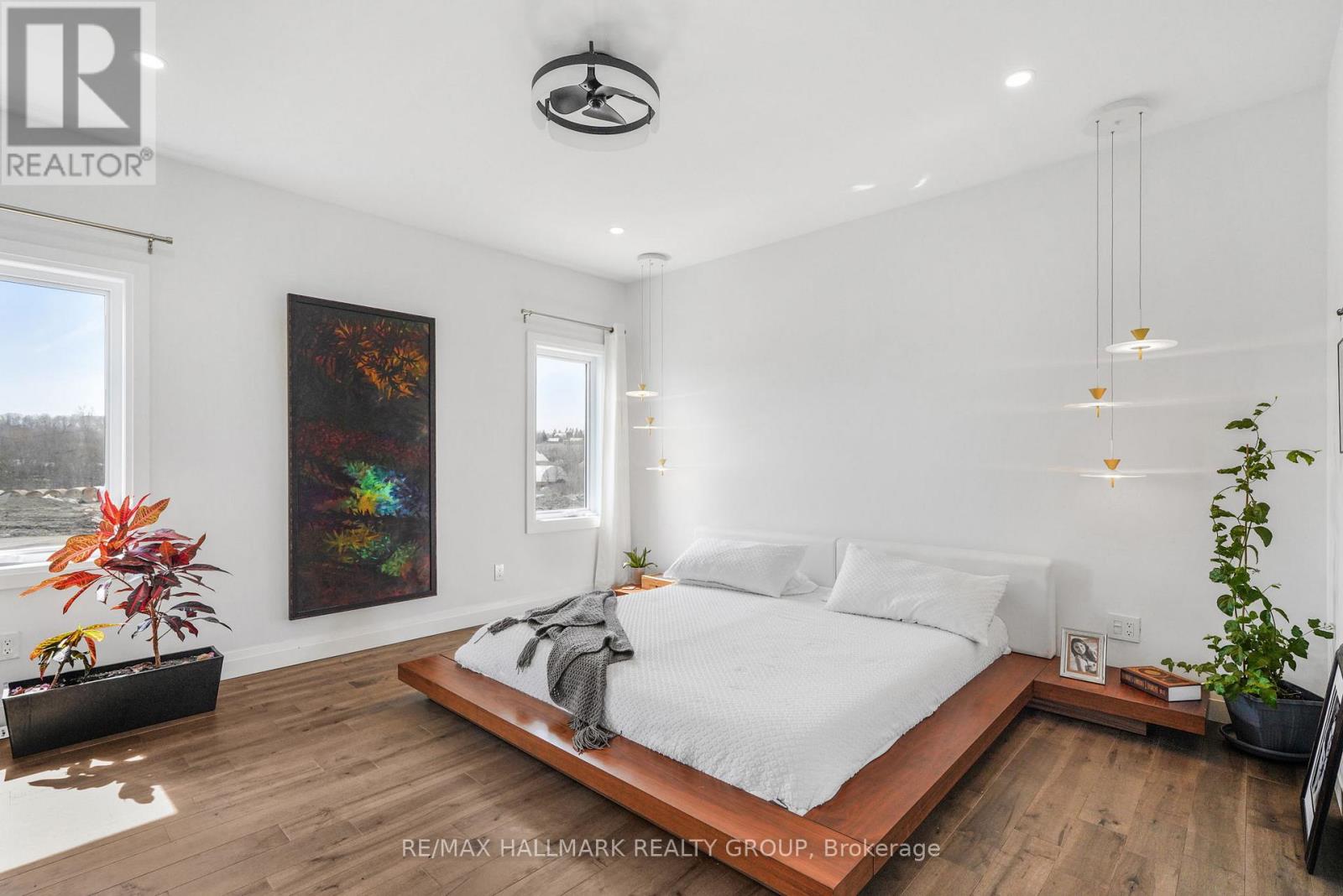 1069 DIAMOND STREET - 18