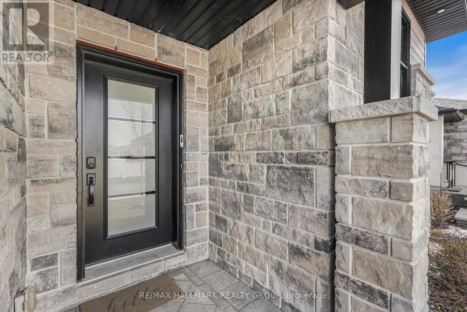 1069 DIAMOND STREET - 2