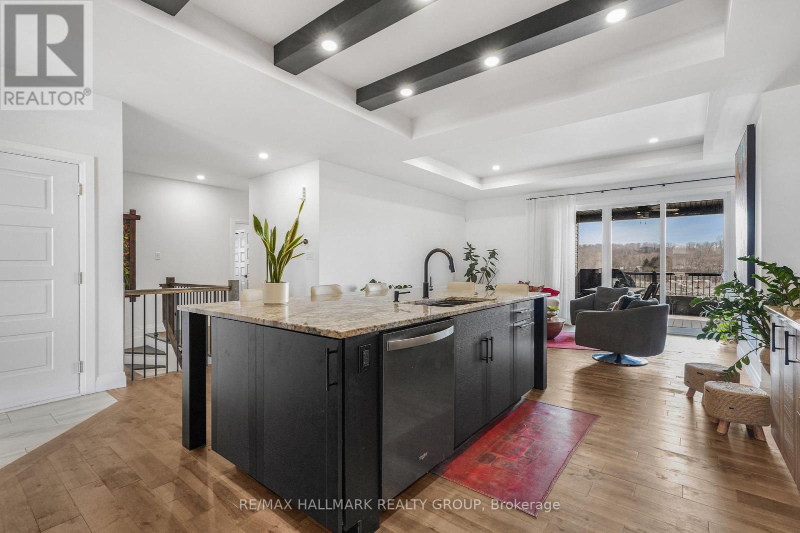 1069 DIAMOND STREET - 7