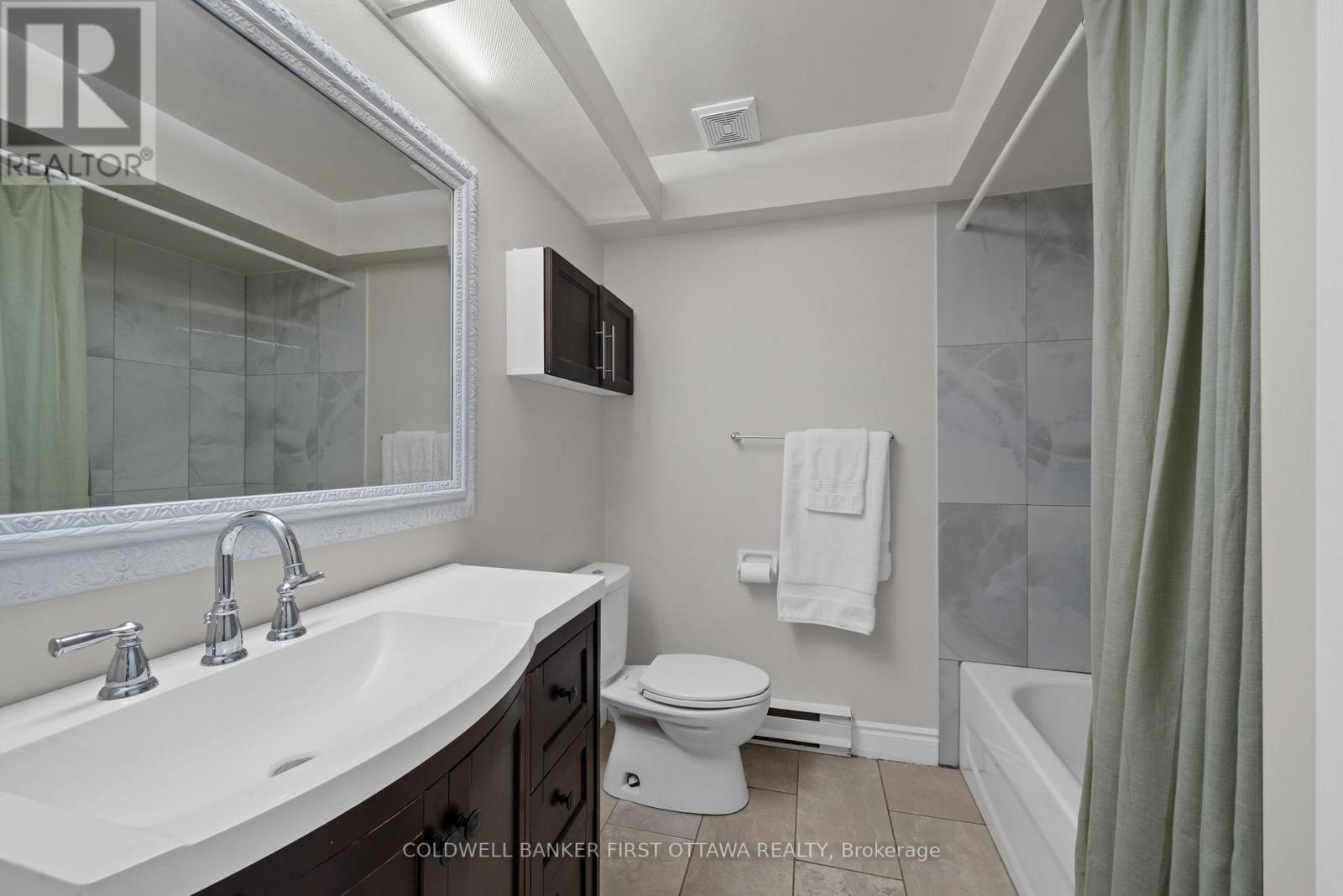 386 BRISTON PRIVATE - 22