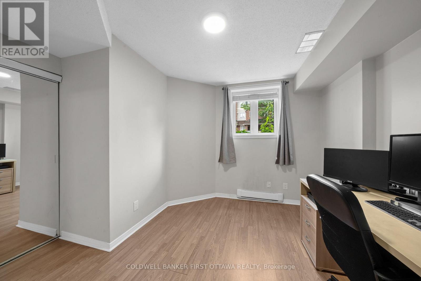 386 BRISTON PRIVATE - 25