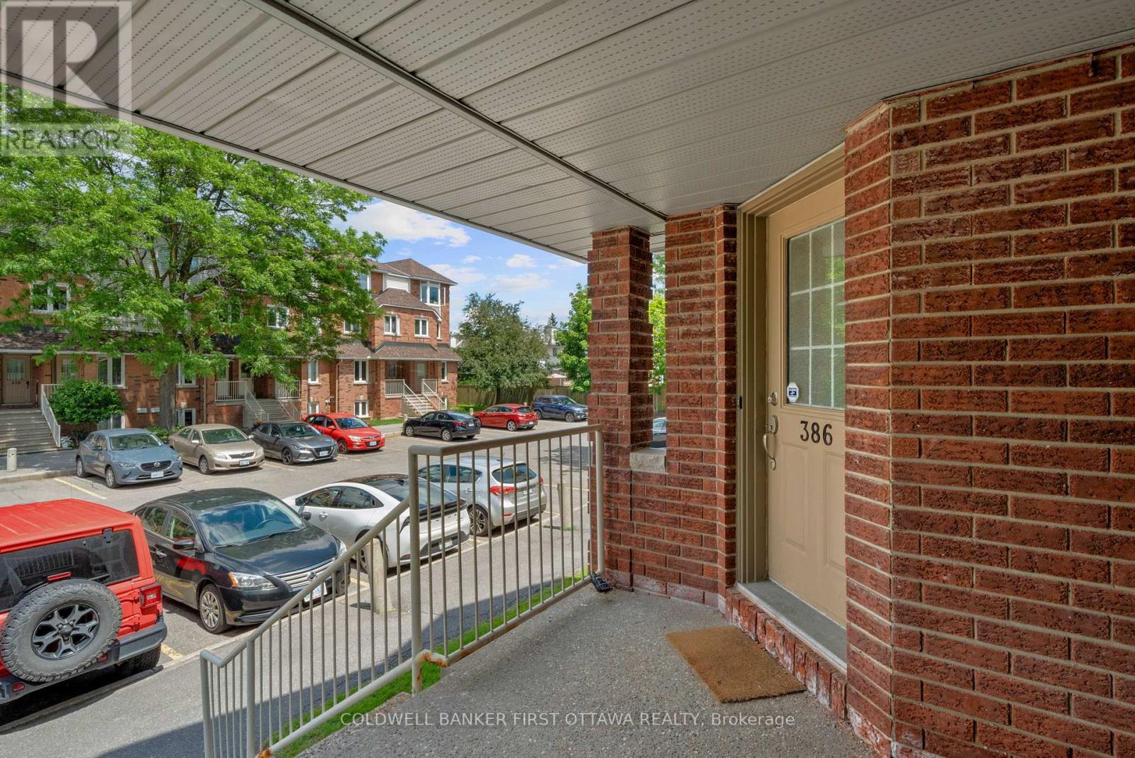 386 BRISTON PRIVATE - 4