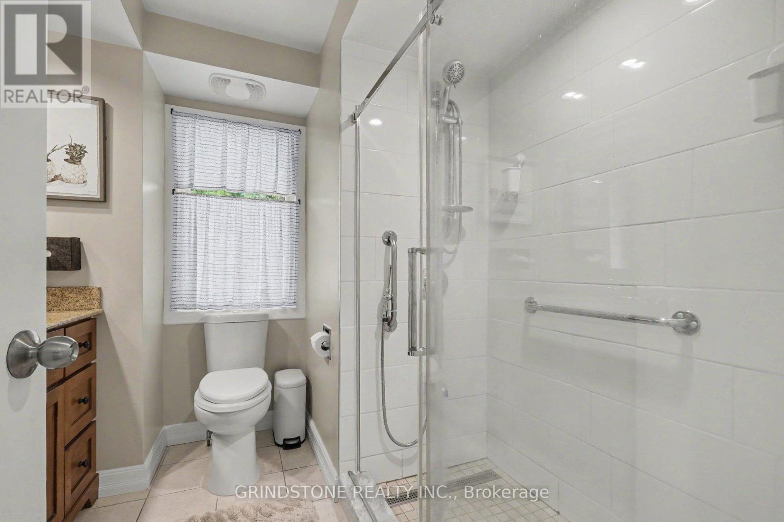 5 Bed, 2 Bath House for Sale in Ottawa – 20 LAVINA CRESCENT, Ottawa – MLS# X13496364 - Image 26
