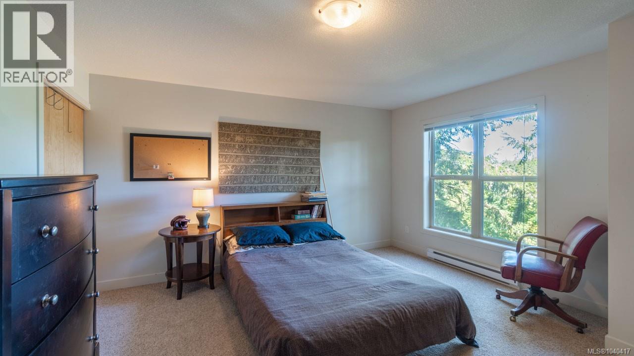541 Charfinch Pl - 33