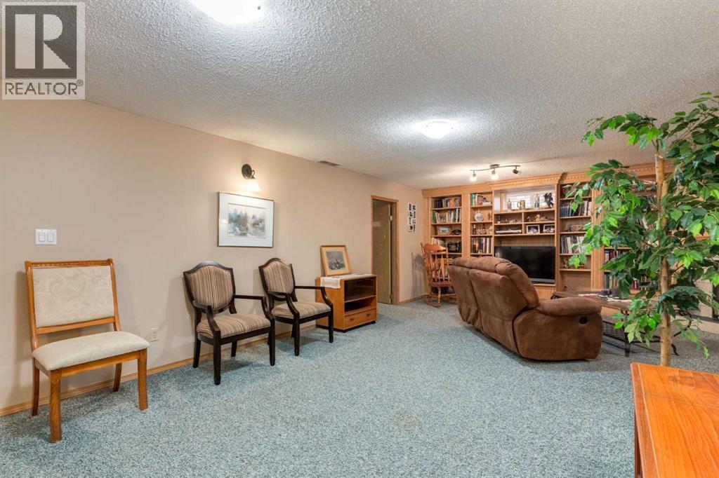 120 Silverthorn Way NW - 24