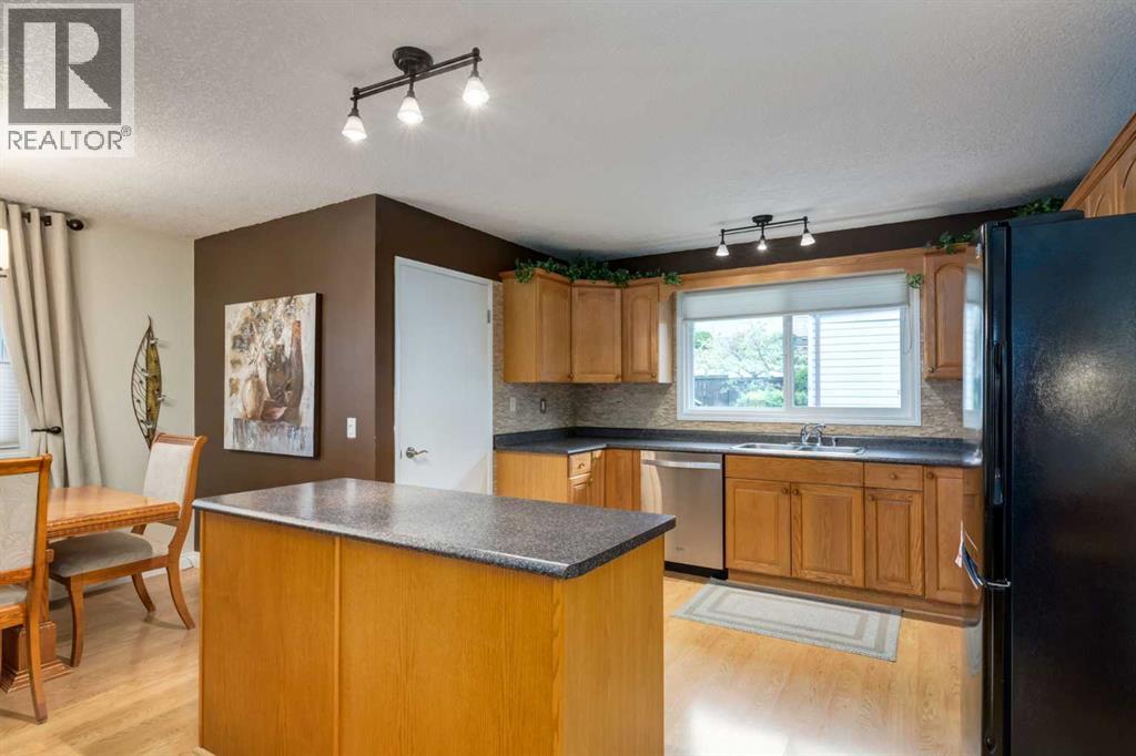 120 Silverthorn Way NW - 12