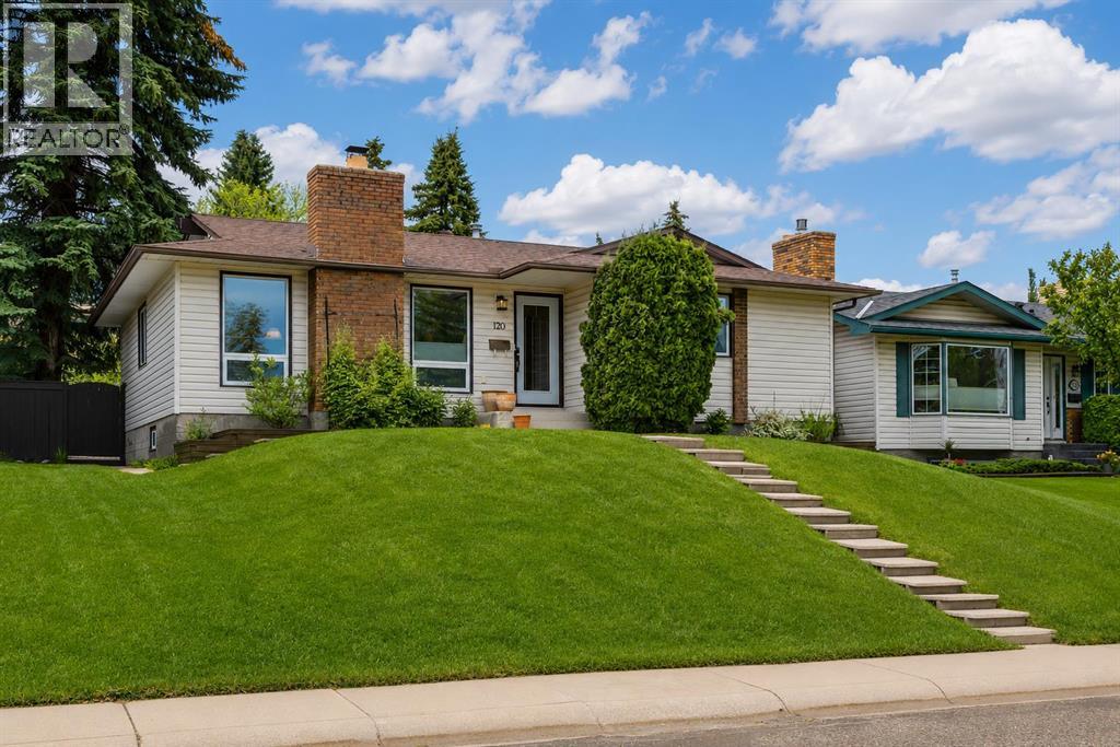 120 Silverthorn Way NW - 1