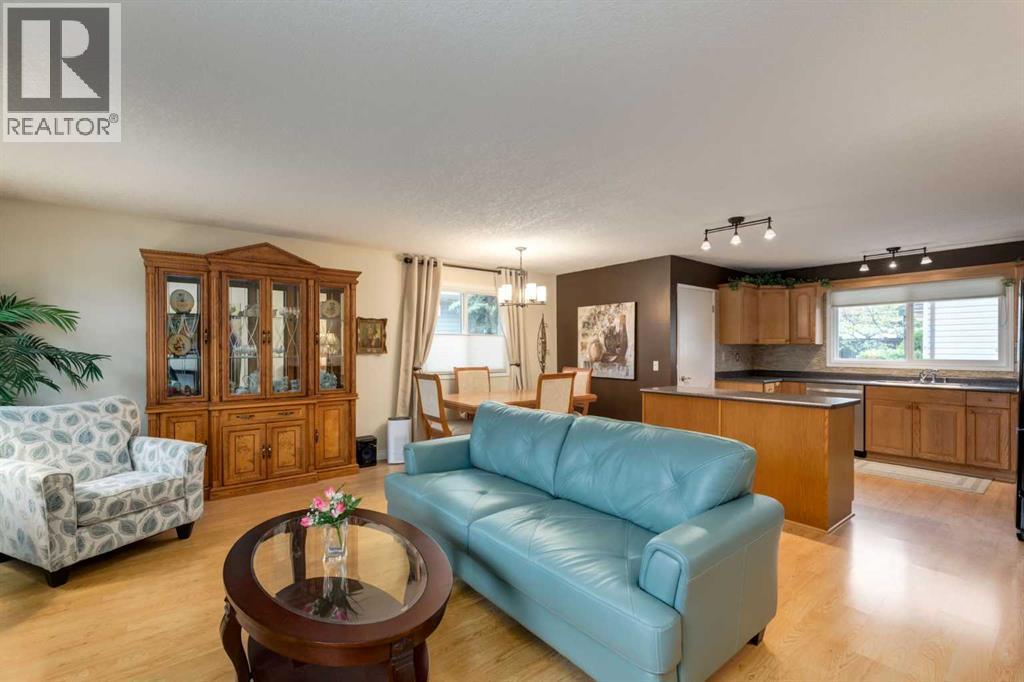 120 Silverthorn Way NW - 8