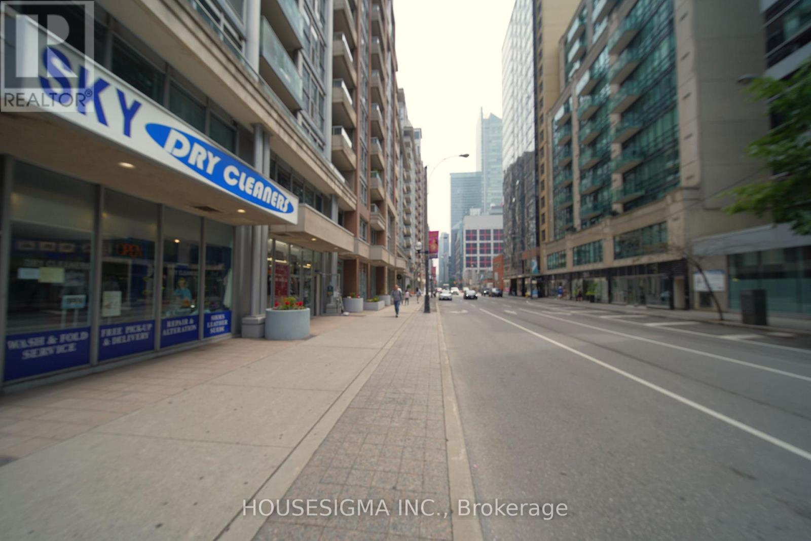 #222 270 WELLINGTON ST STREET W - 27
