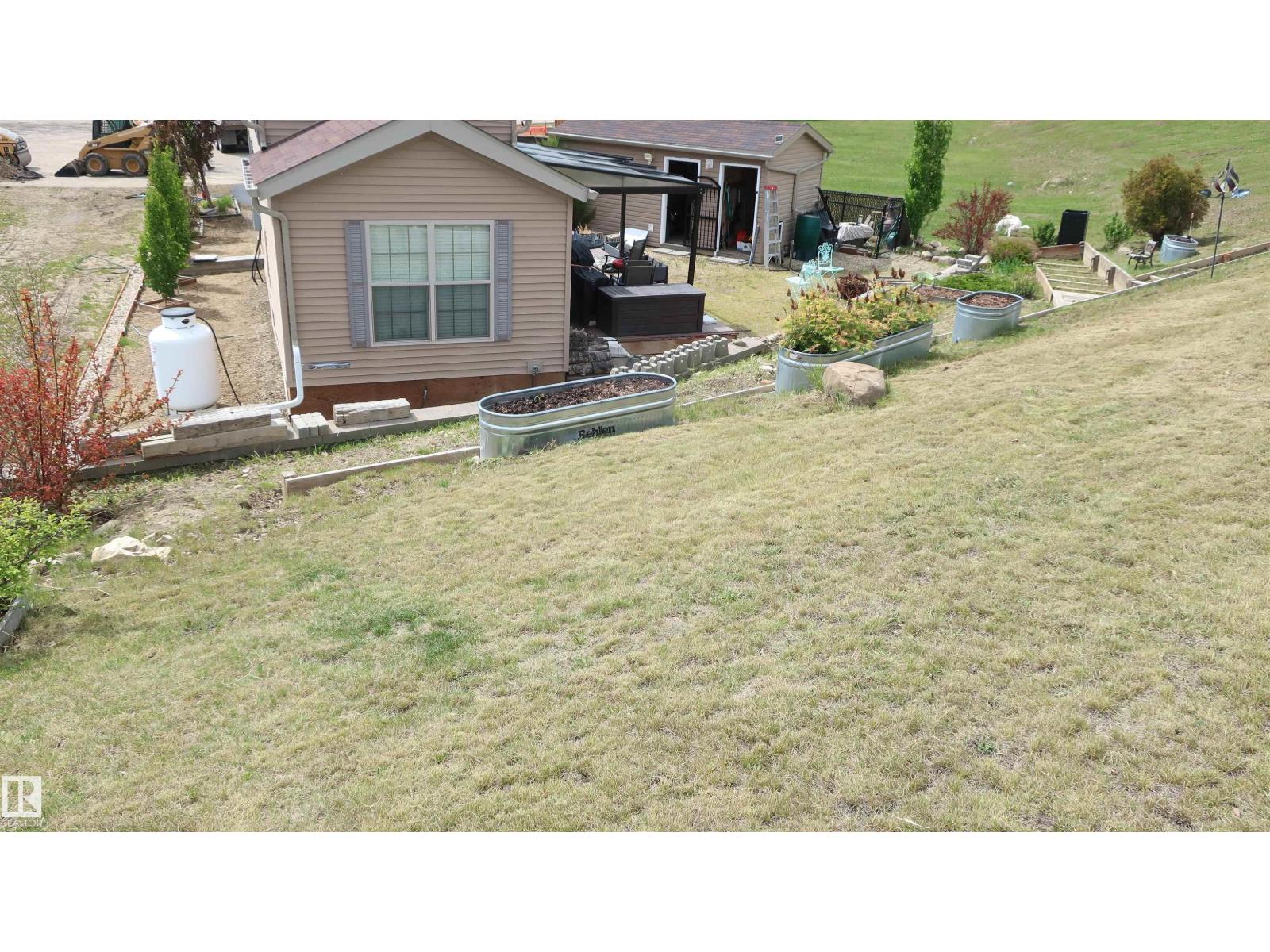 #134 454029 RGE ROAD 11 - 3
