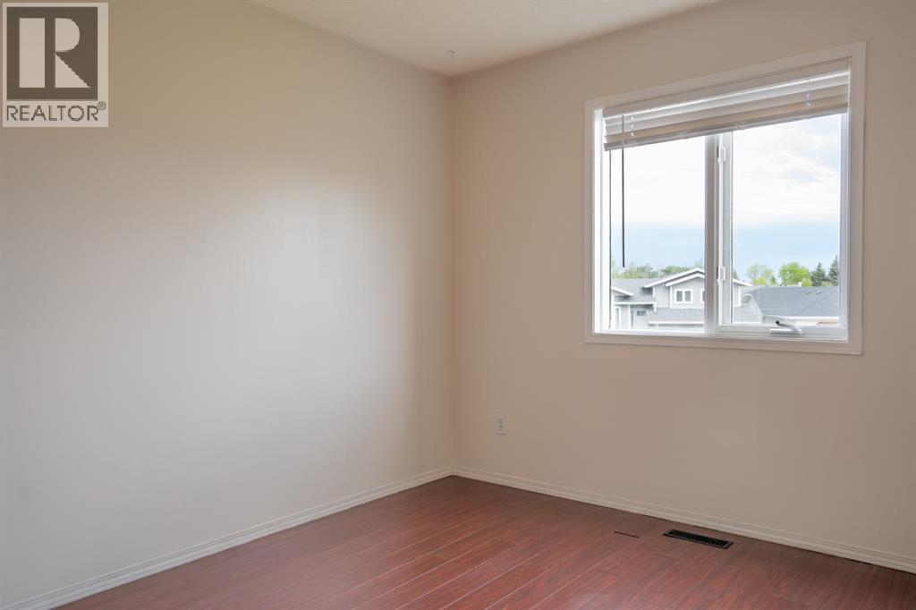 5506 63A Street Close - 31