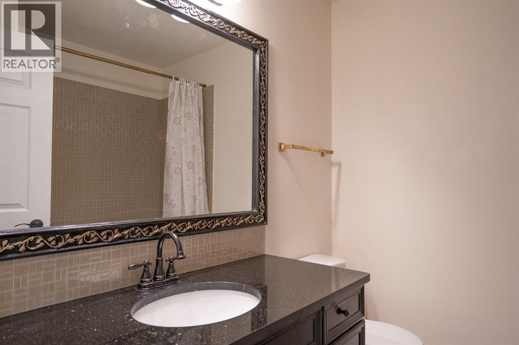 5506 63A Street Close - 29
