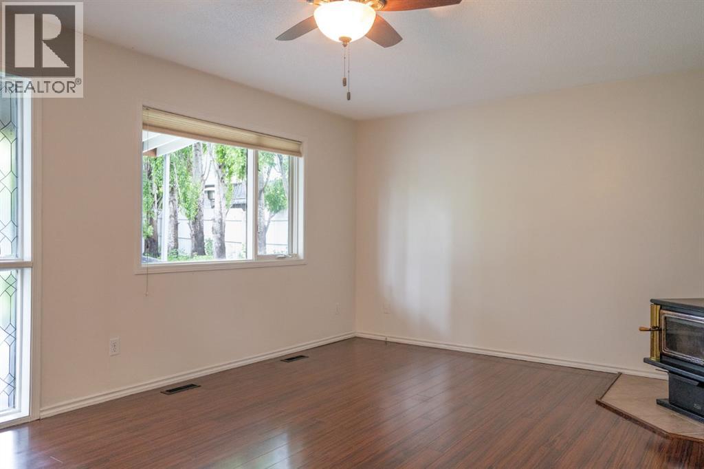 5506 63A Street Close - 19