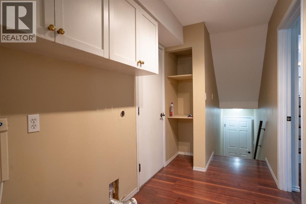 5506 63A Street Close - 33