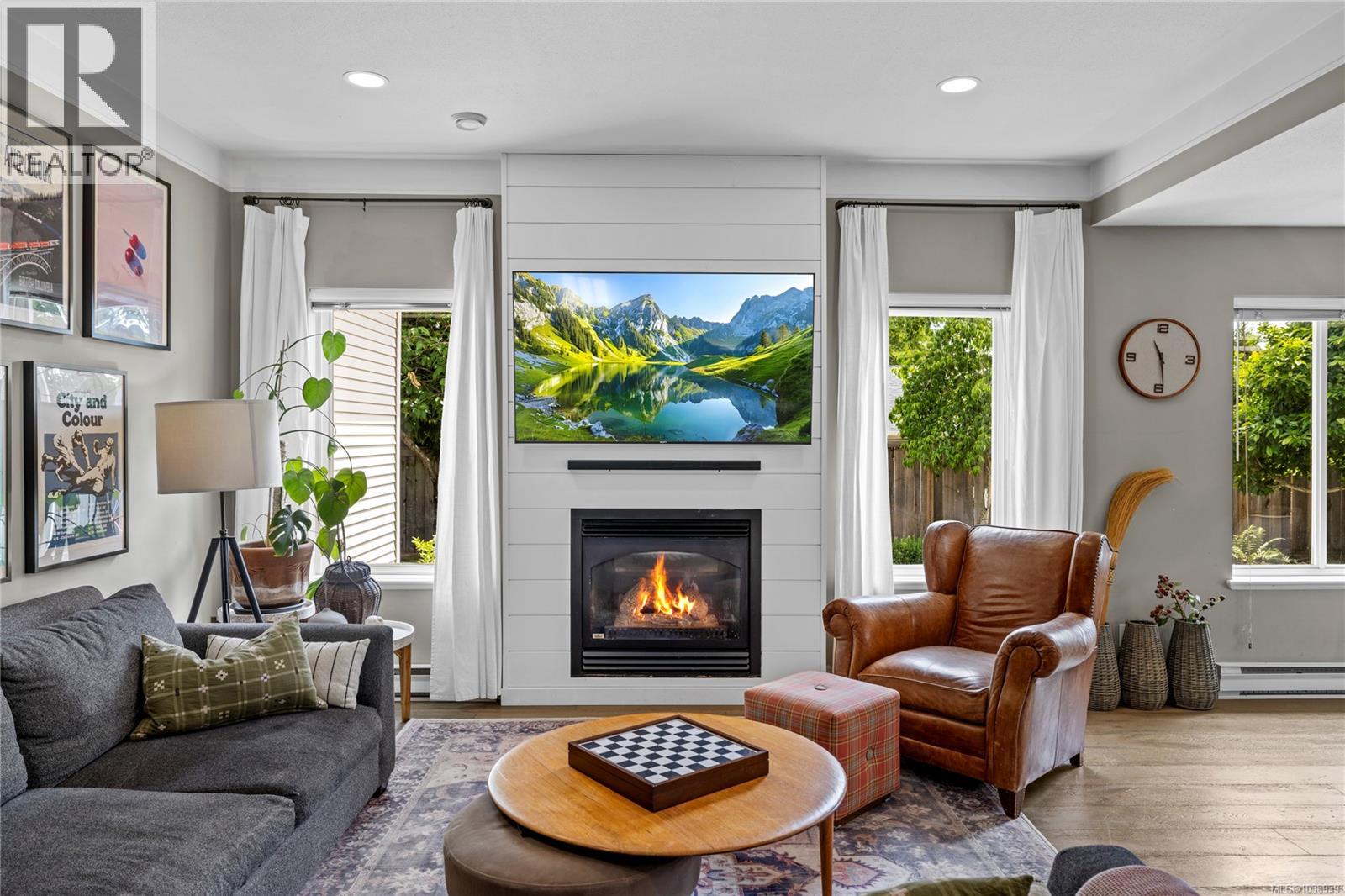 225 Crabapple Cres - 2