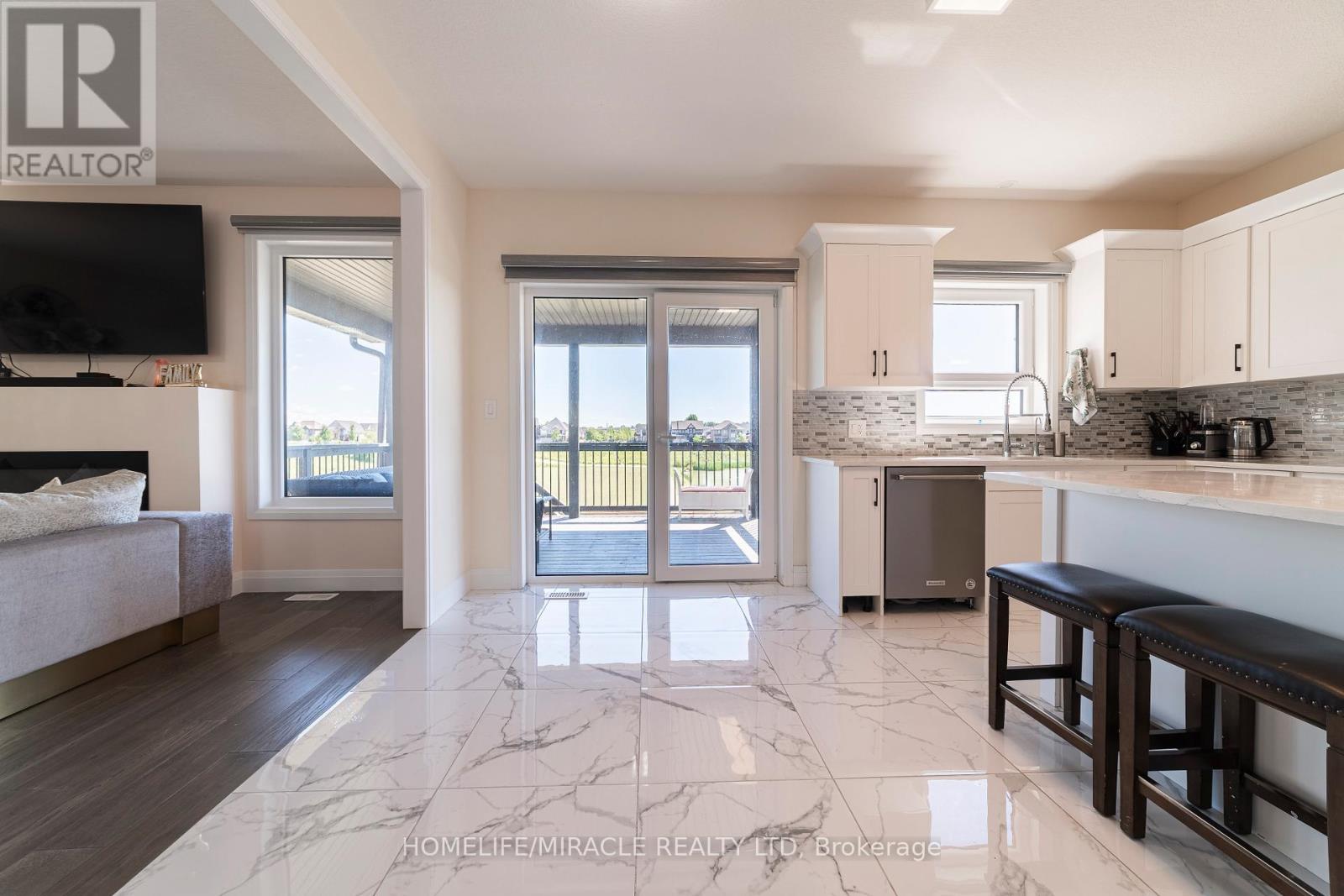 42 GRANDVILLE CIRCLE - 11
