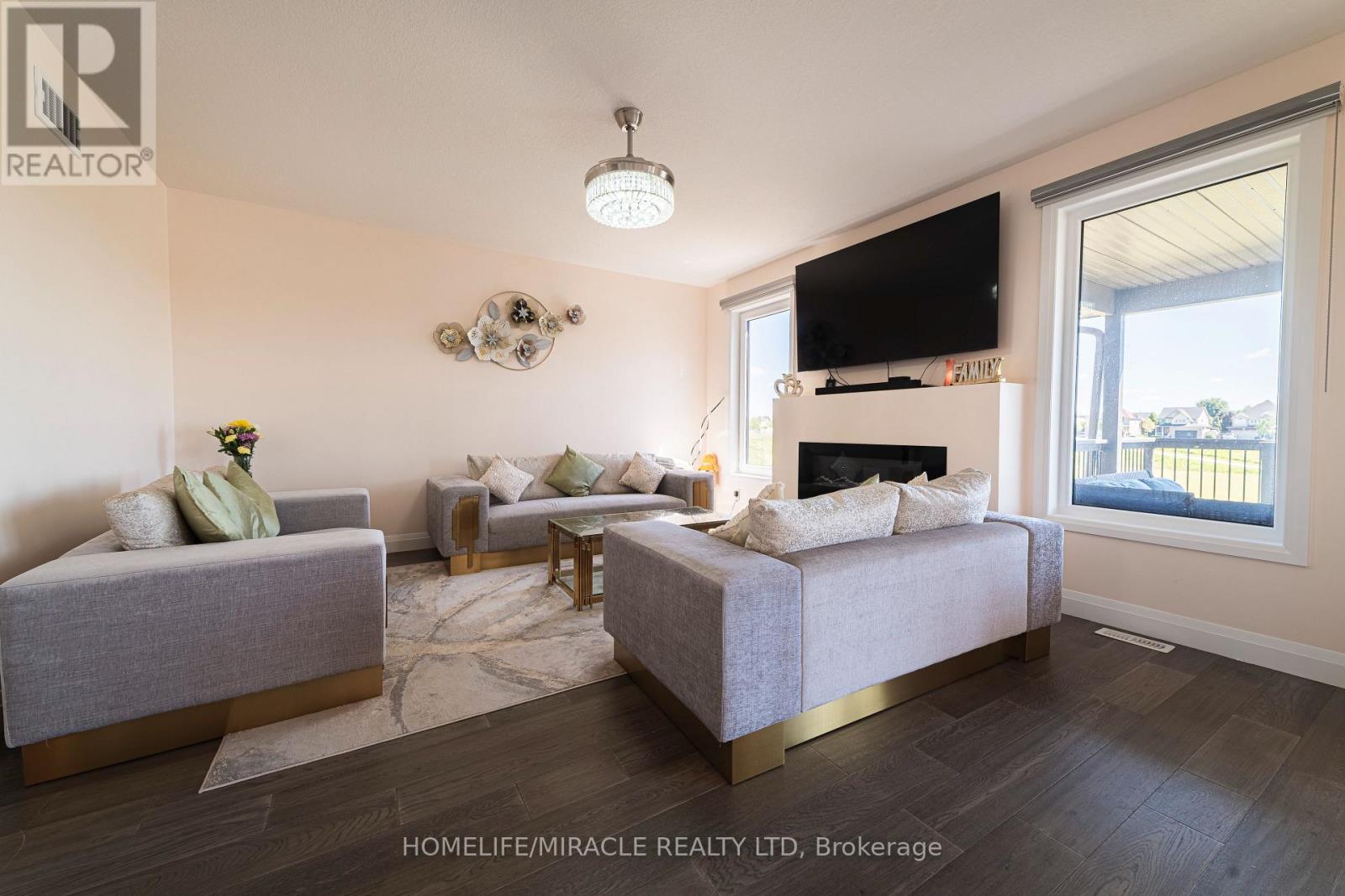 42 GRANDVILLE CIRCLE - 8