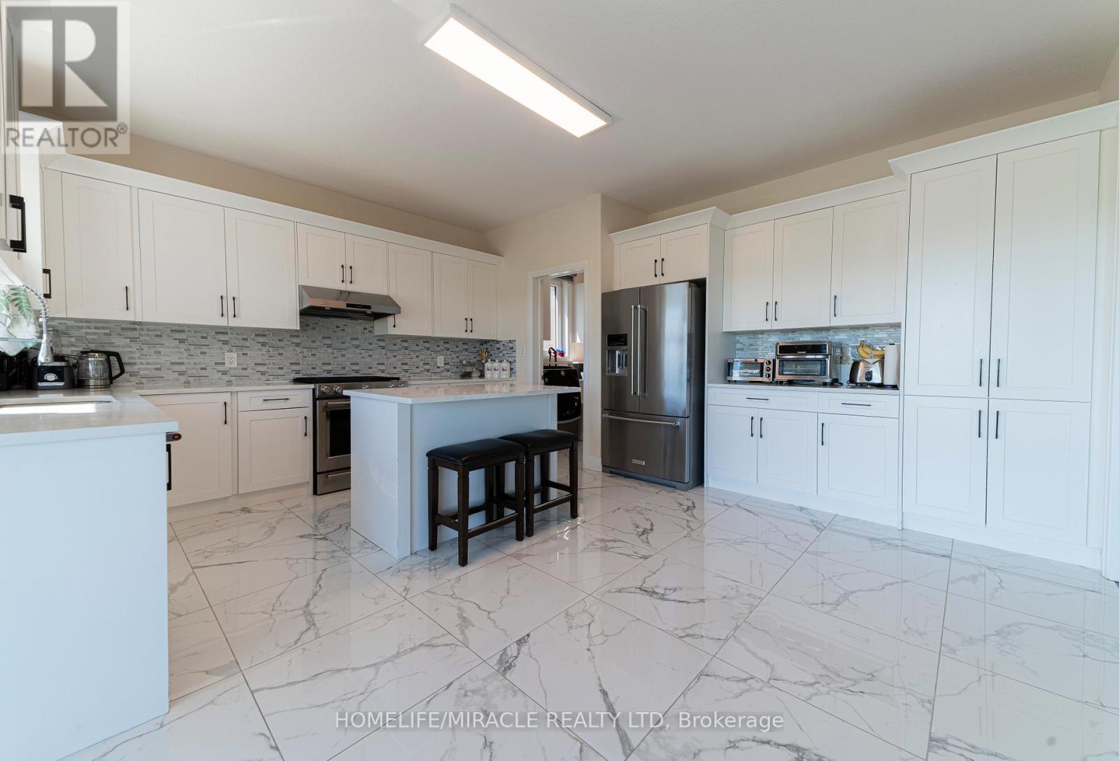 42 GRANDVILLE CIRCLE - 12