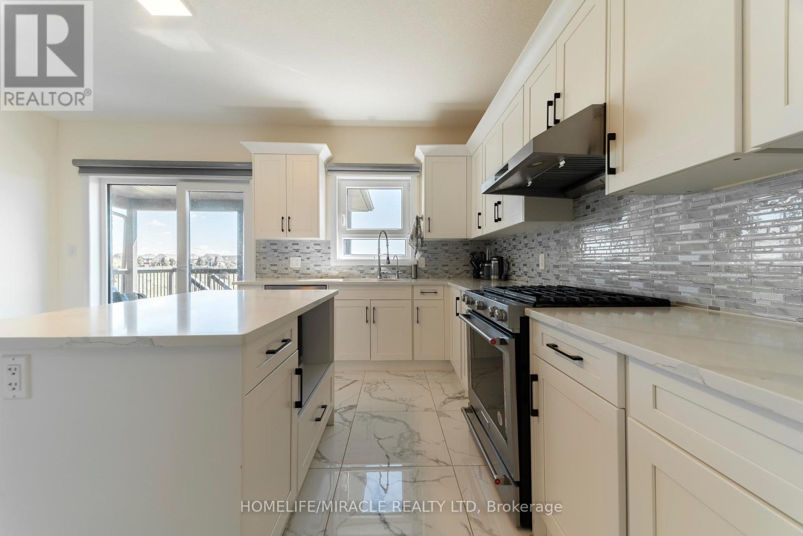 42 GRANDVILLE CIRCLE - 14