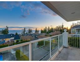 13518 Marine Drive, Surrey, BC V4A1G2 Photo 32