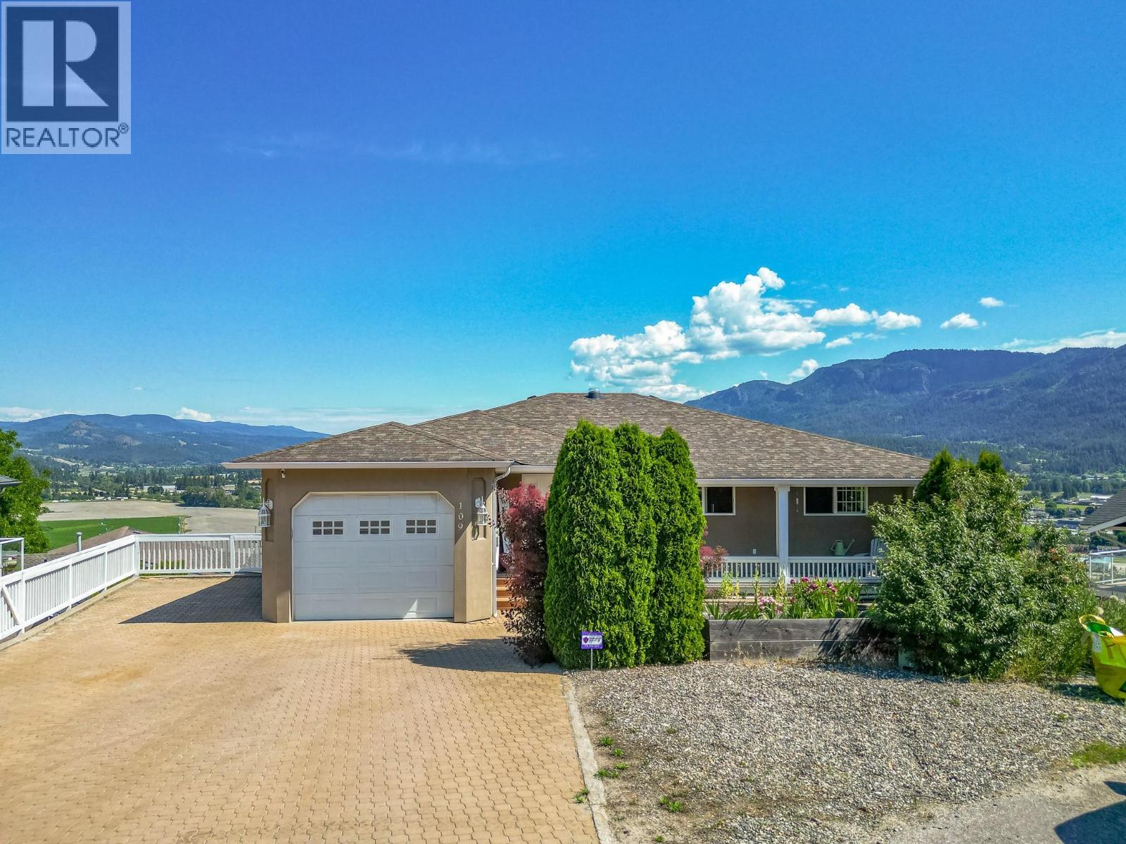 109 Revel Crescent - 1