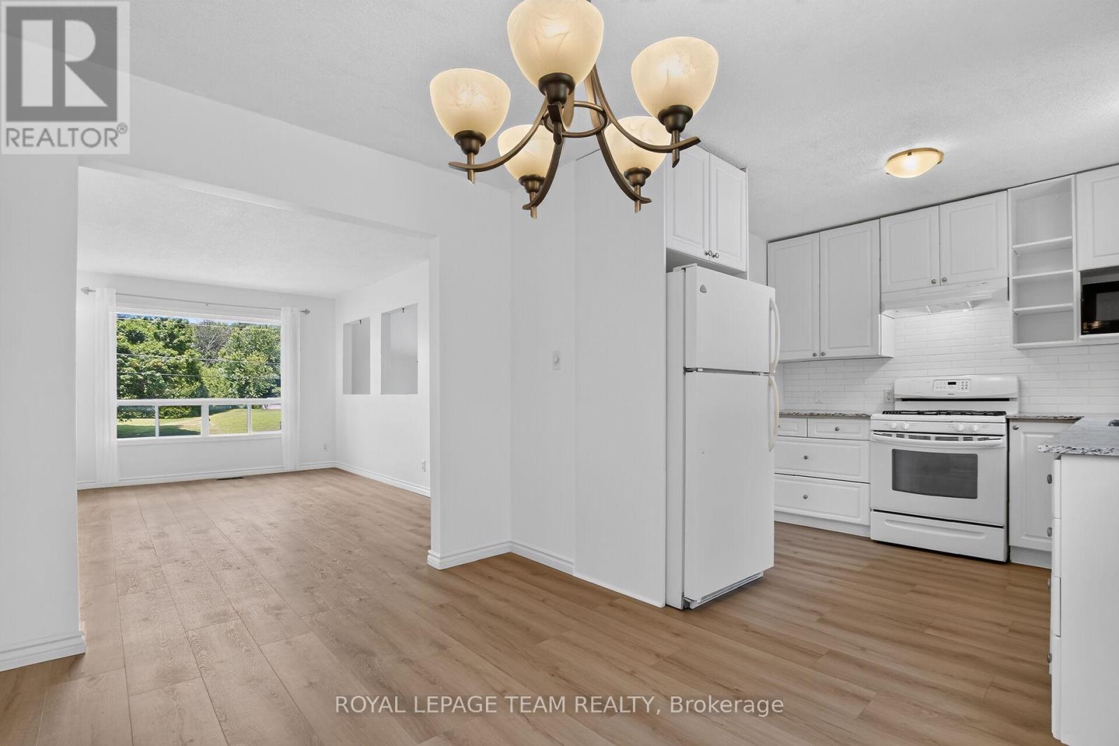 158 OAKWOOD DRIVE - 11
