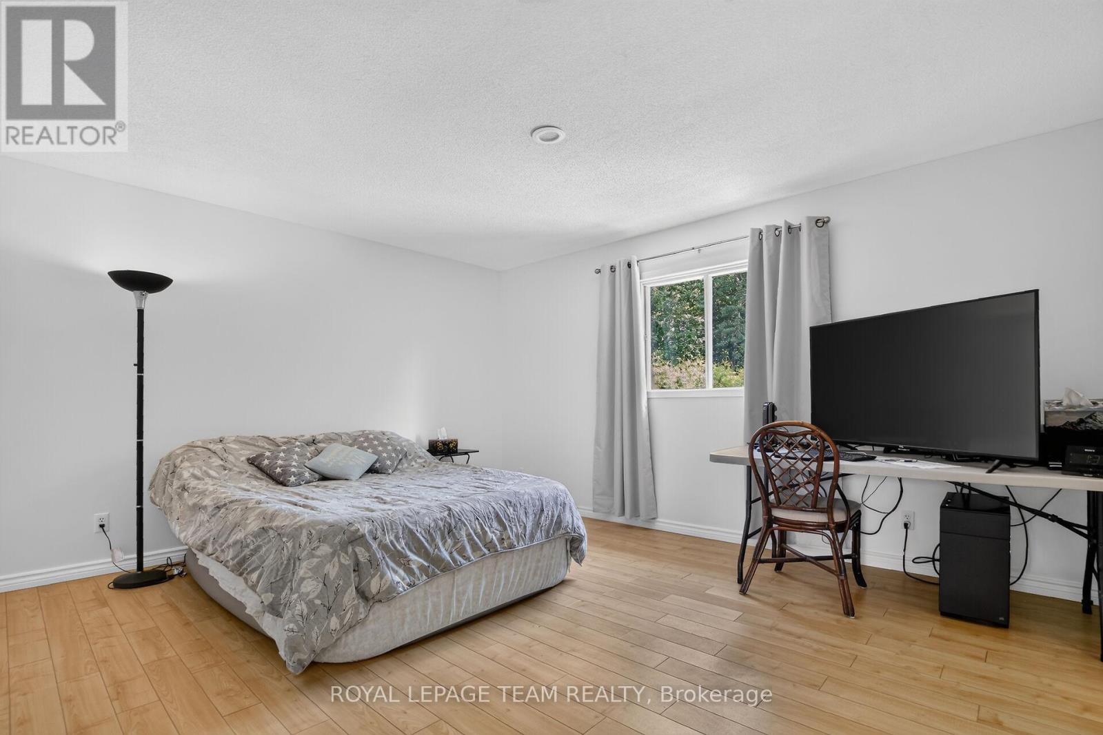 158 OAKWOOD DRIVE - 16