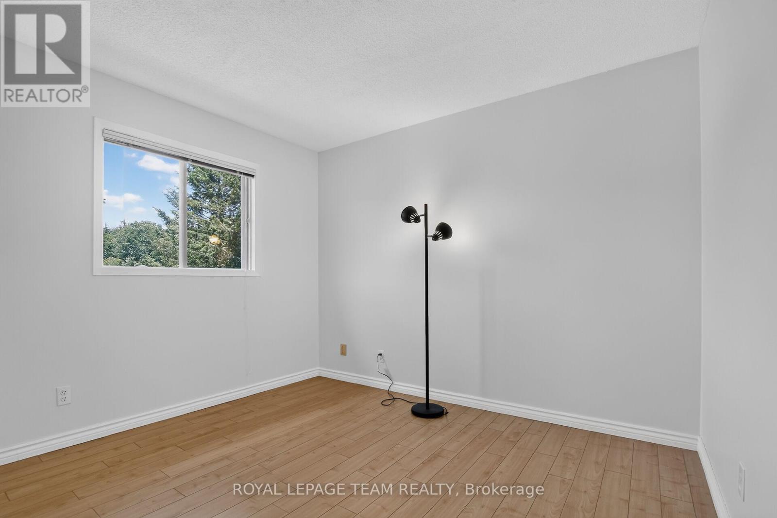 158 OAKWOOD DRIVE - 20