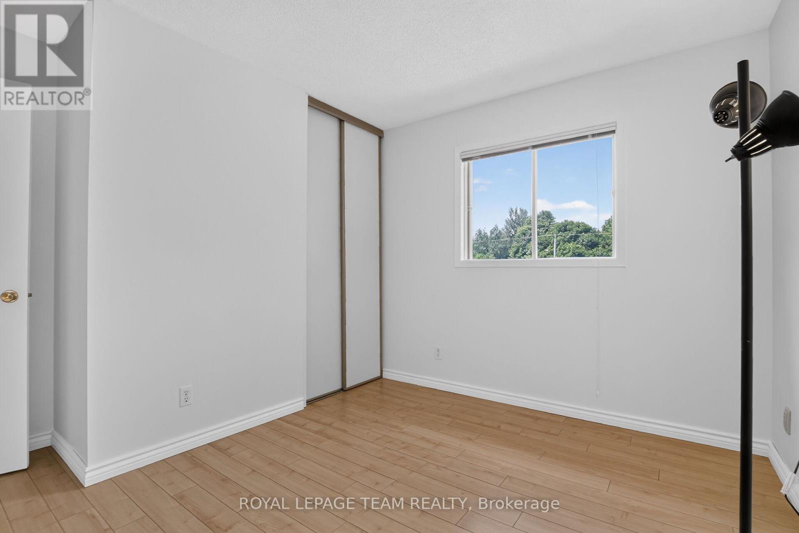 158 OAKWOOD DRIVE - 21