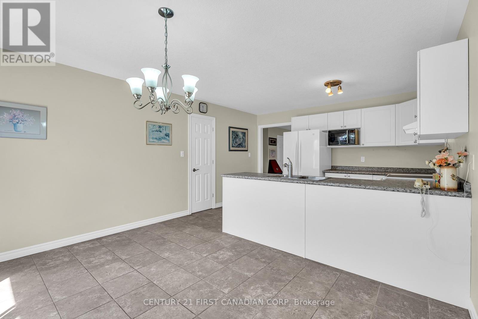 3191 SINGLETON AVENUE - 20