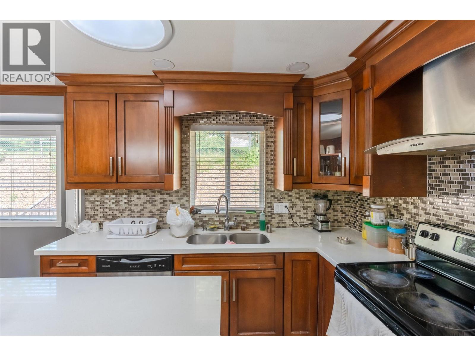 6128 Saint martin Place - 6
