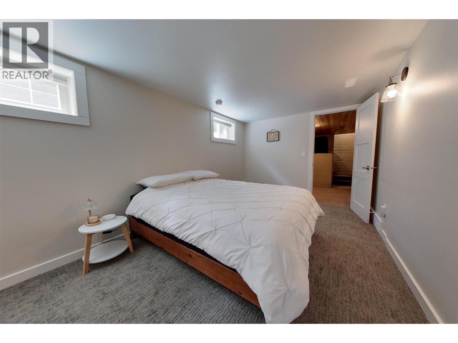 33 WALLINGER Avenue photo 14