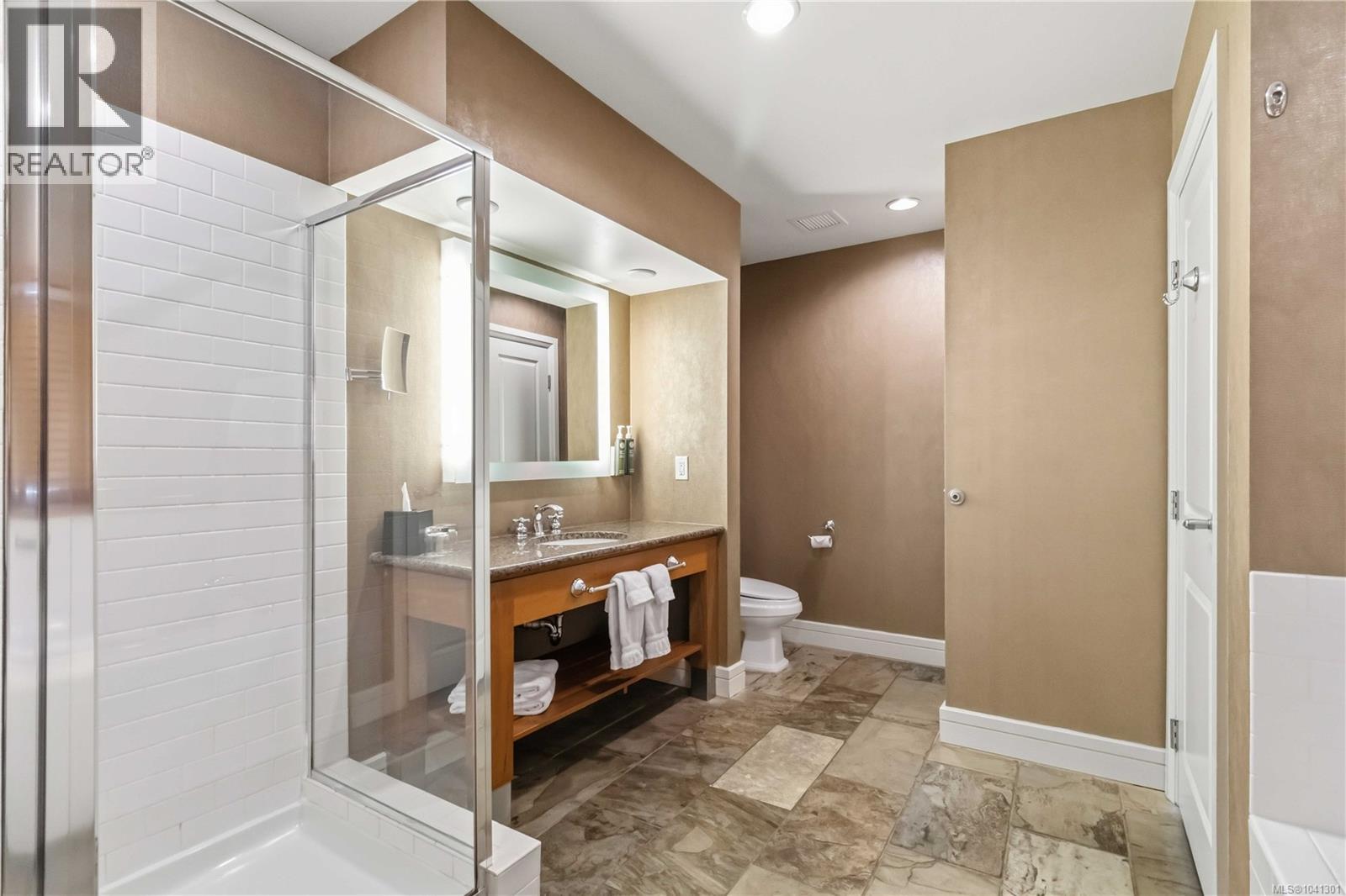 #316B 1376 Lynburne Pl - 36