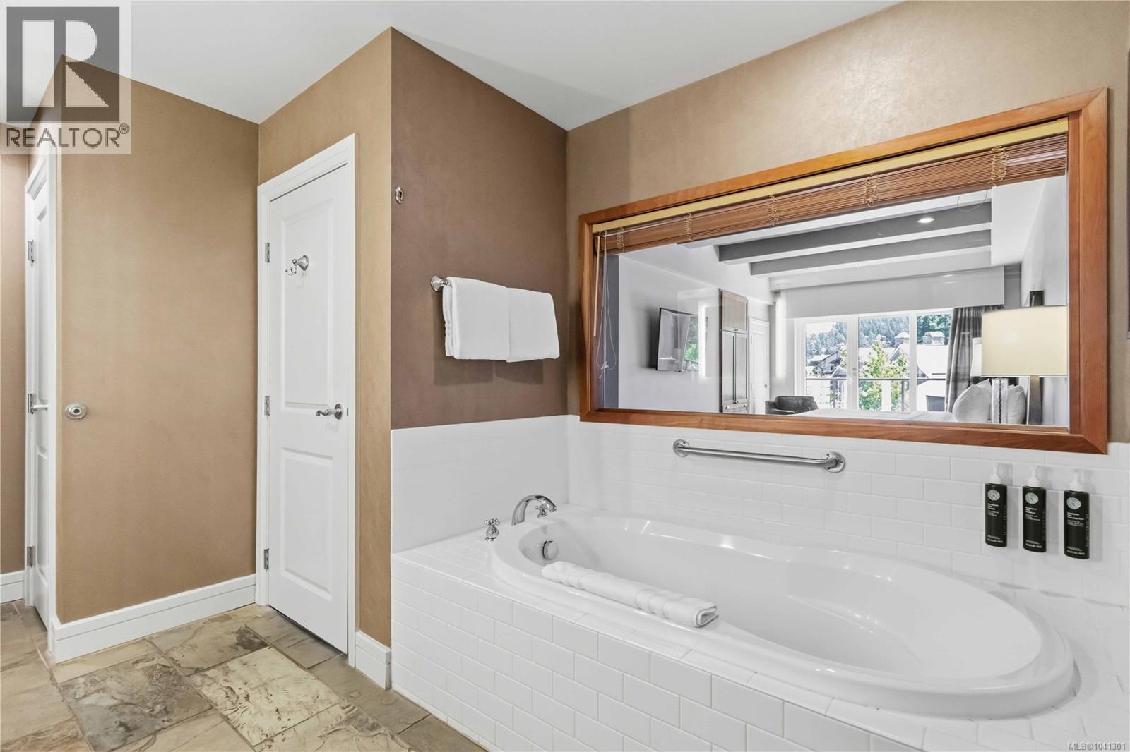 #316B 1376 Lynburne Pl - 38