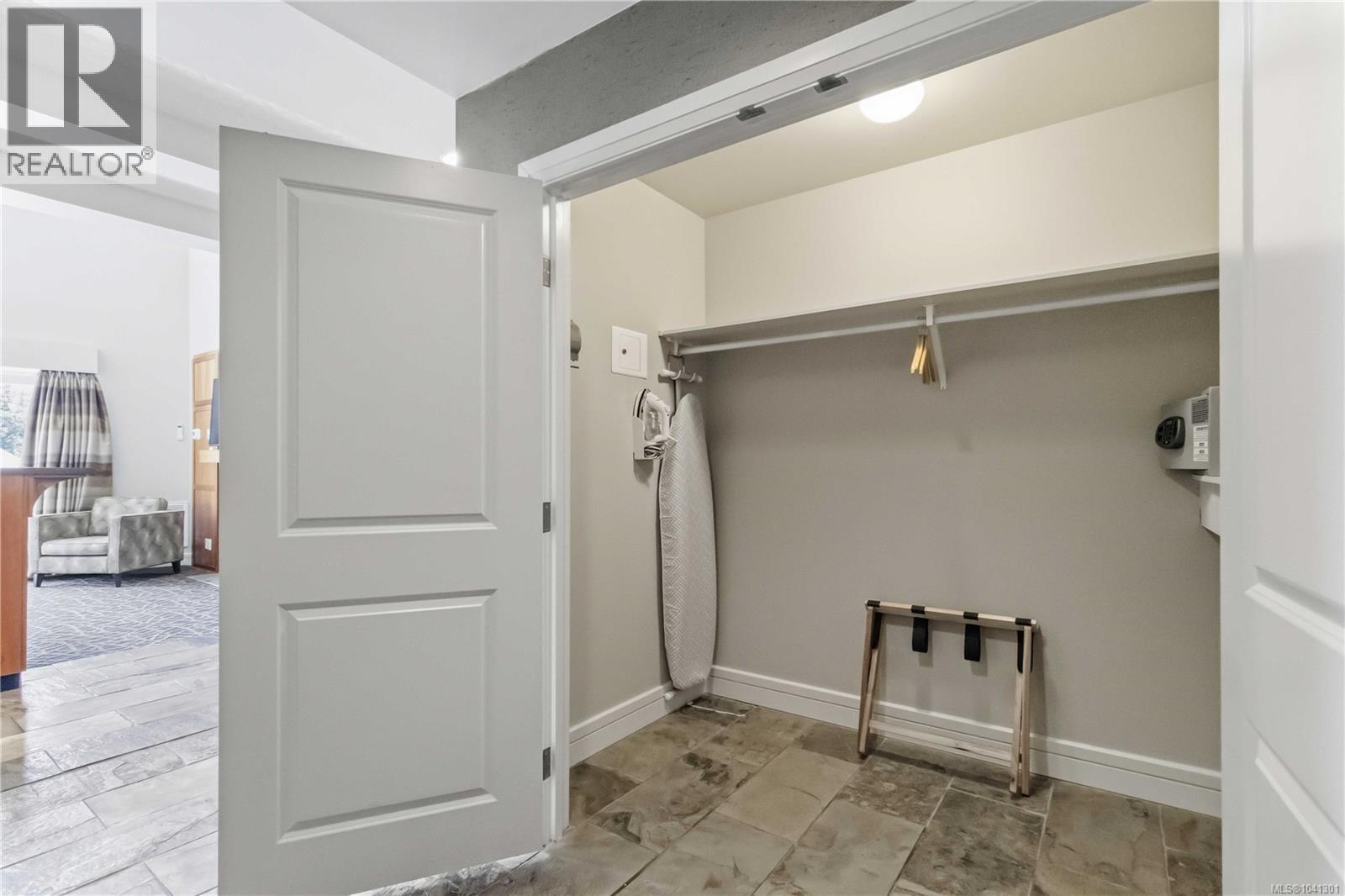 #316B 1376 Lynburne Pl - 50