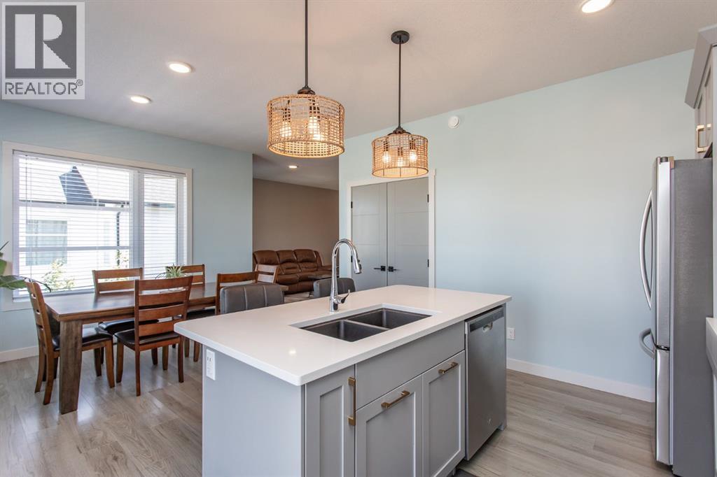 70 PARLBY Crescent - 25