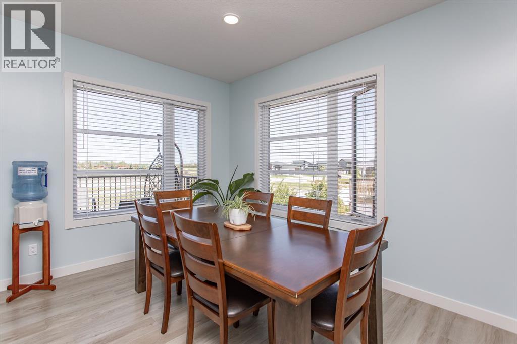 70 PARLBY Crescent - 27