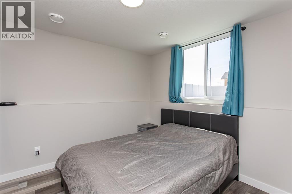70 PARLBY Crescent - 41