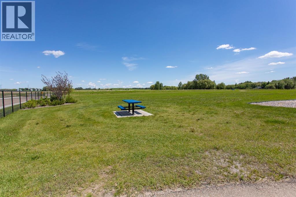 70 PARLBY Crescent - 43