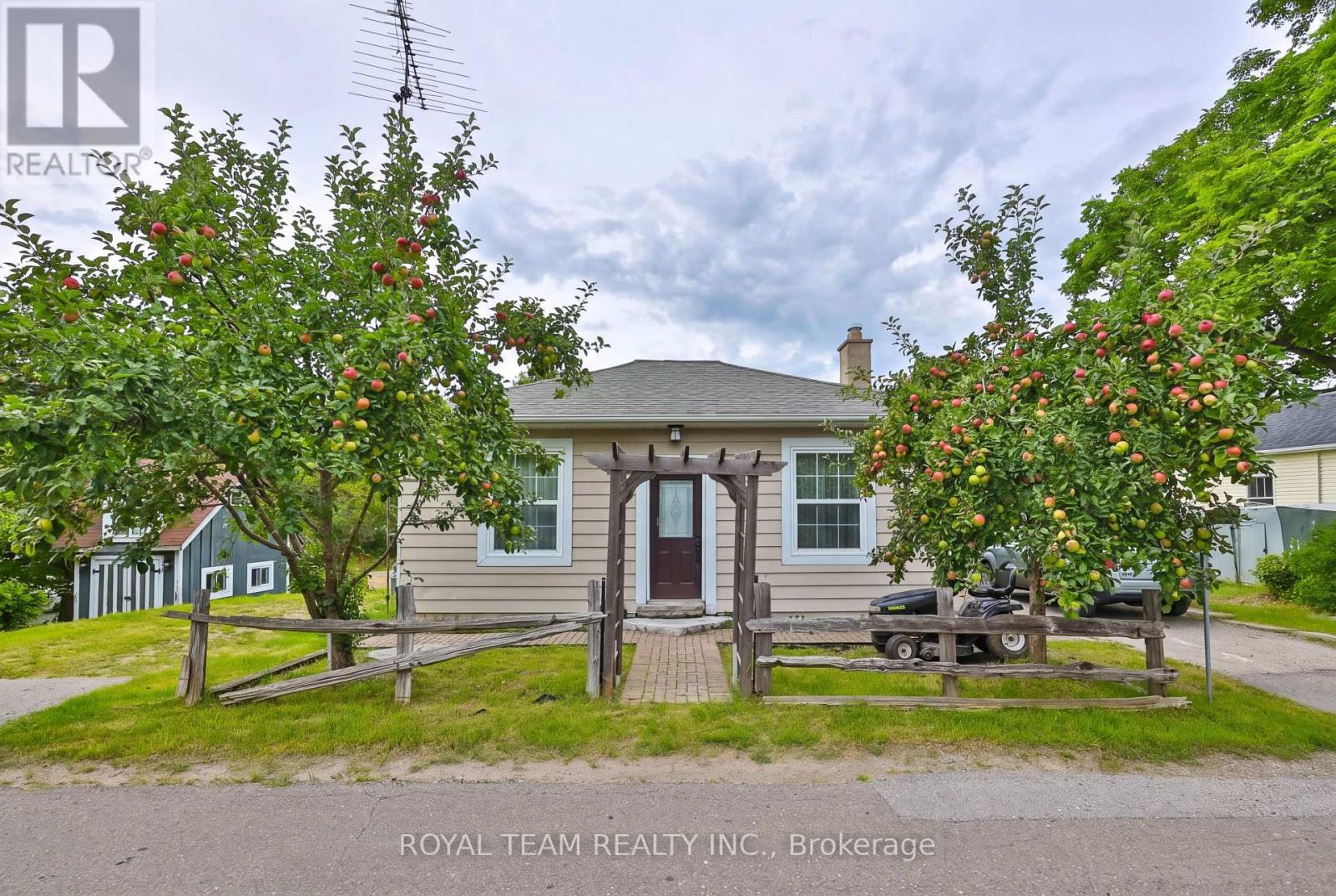 106 CENTRE STREET - 4