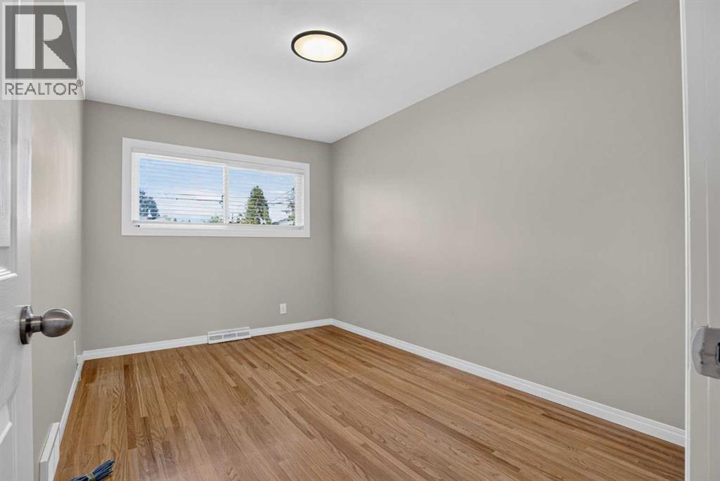136 41 Avenue NW — photo 14
