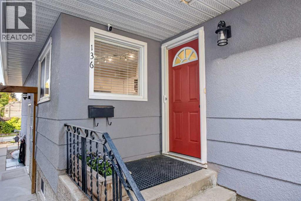136 41 Avenue NW - photo 2