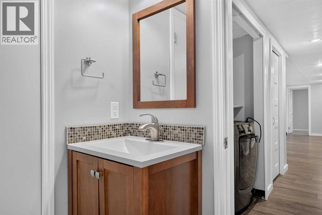 136 41 Avenue NW — photo 24