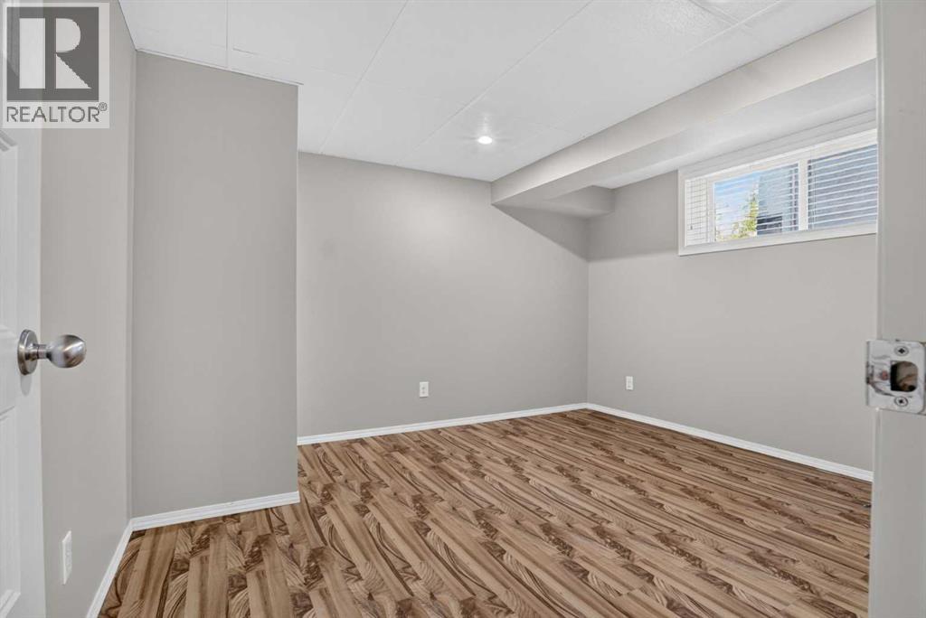 136 41 Avenue NW — photo 28
